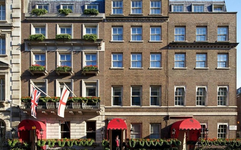 Beneficiary of a Trust Requires a Short-Term Loan in the UK