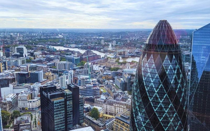 Bridging the Gap: How Rikvin Capital’s UK Bridge Loans Help Foreign Investors Acquire UK Property