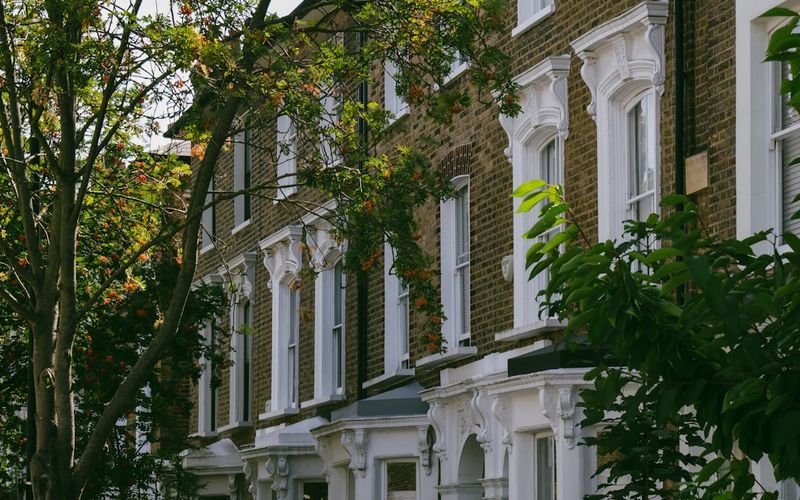 UK bridging loans for foreign nationals: qualifying without UK income or credit history