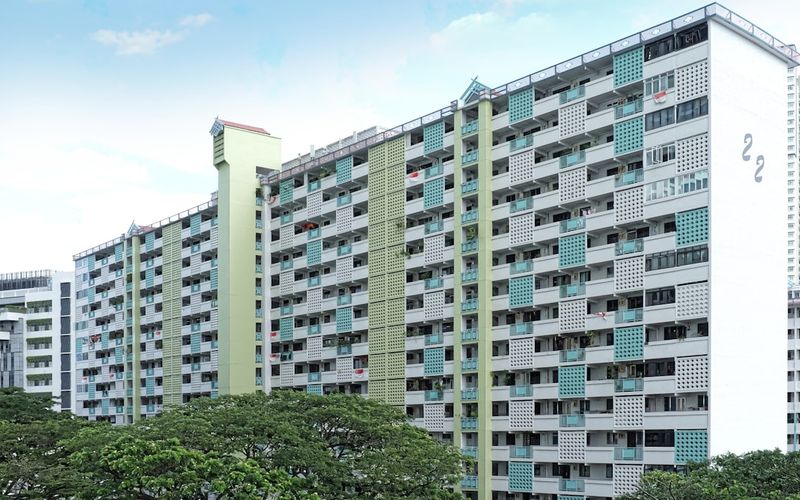 Bridge Loan Singapore for Foreigners: When the Bank Discounts Your Overseas Income